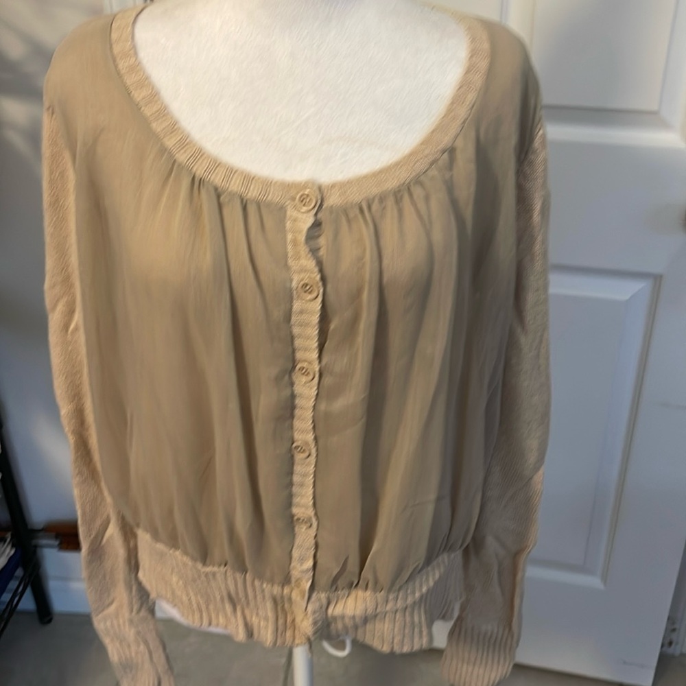 FREE DAY SHEAR TOP SIZE LARGE
